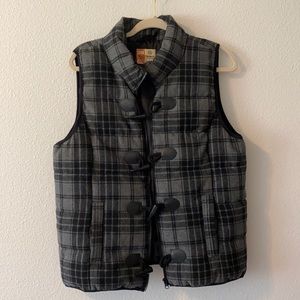 RuffHewn women’s puffer vest, size L, black plaid